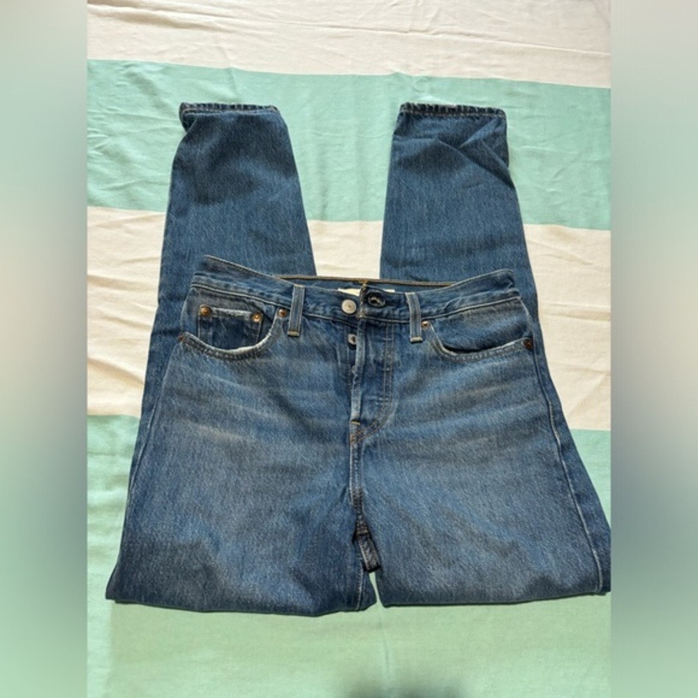 Levi’s wedgie jeans